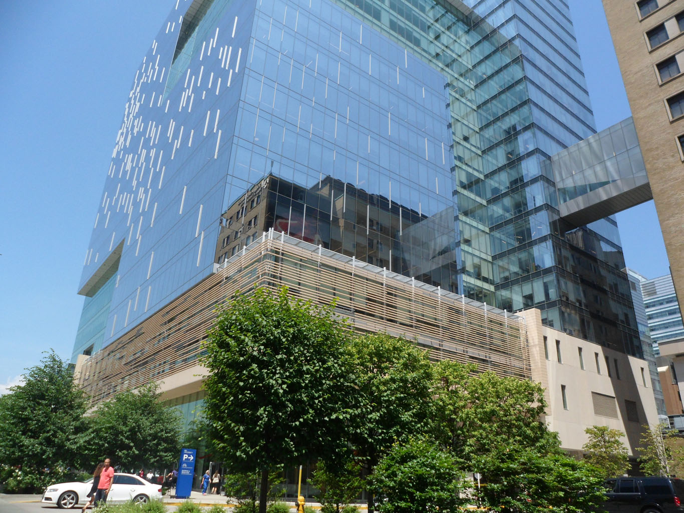 MaRS 101 College (building)